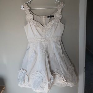 BCBG Mazaria Short cream dress with flowers